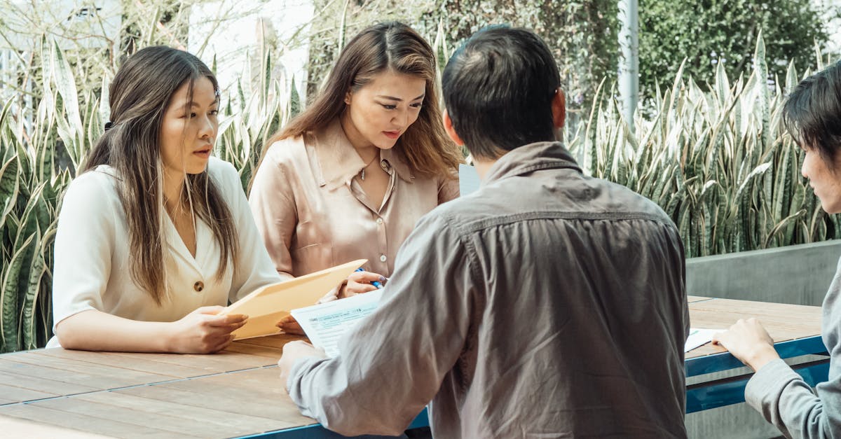 如何让技术支持辅助和普通玩家互动？